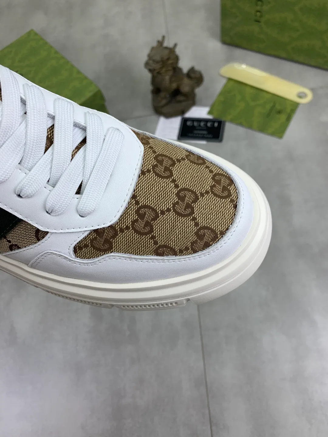 Men's shoes 💰P400💰[New style]🆘 The latest model from Gucci GUCCI official website🎁Classic casual and fashionable men's shoes👟Best model💥The style is simple and elegant, exclusive for trendy men. Unique official website latest brand elements👑Gucci original decoration, fashionable and generous, original soft calfskin fabric➕Comfortable soft first-layer pigskin lining ✅The official website specifies wear-resistant casual outsole, the classic model is photographed in real life🎬Color: 2️⃣colors available😍Number of codes: 38-44